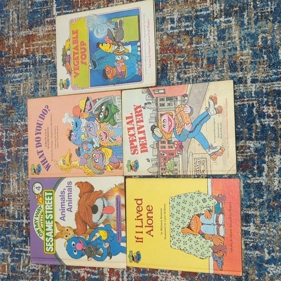 🐢Sesame Street Book Club Set of 5 Hardback Books - Used - Picture 1 of 16